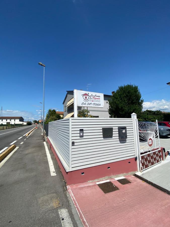 La Corte Di Tiziana Bed & Breakfast *